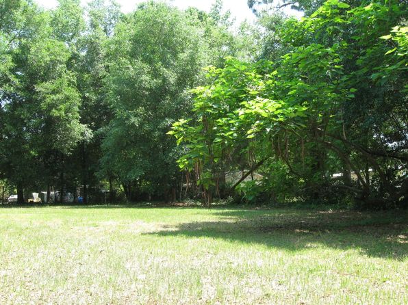 823 Greenleaf Dr