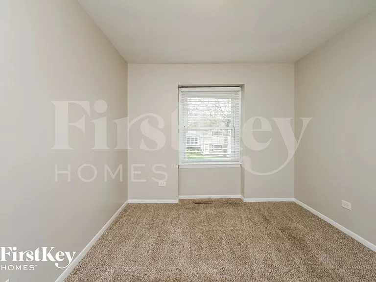 4924 Imperial Dr — Photo 10