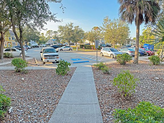 11873CorinneLee102-Outside_02242023