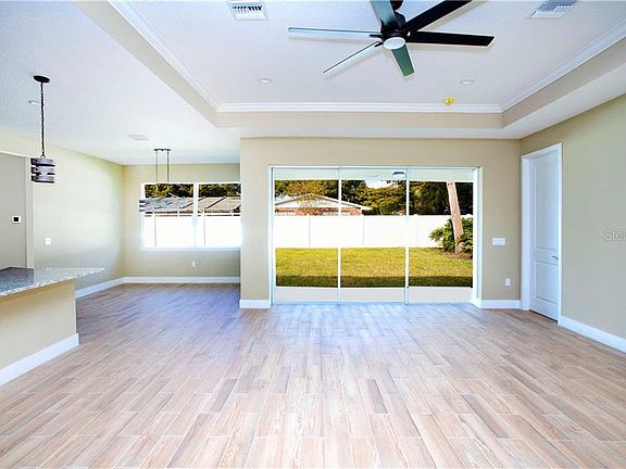 3rd image of 1704 Teakwood Dr
