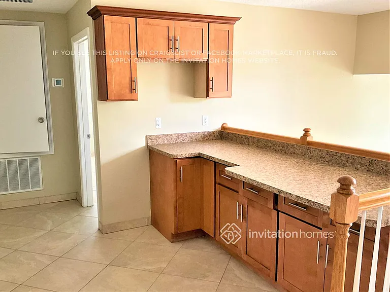 9761 Oak Crest Rd — Photo 10