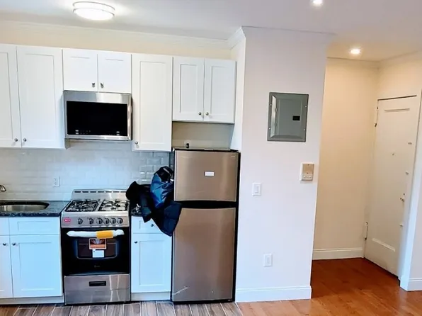 142 East 33rd Street image 1 of 7