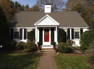 261 Old Ocean St, Marshfield, MA 02050