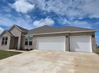 2900 Hattie Ln, Lowell, AR 72745