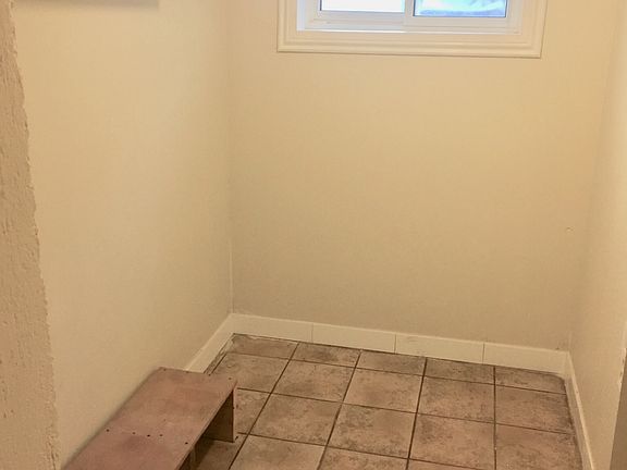 5th image of 239 Queen St S #4