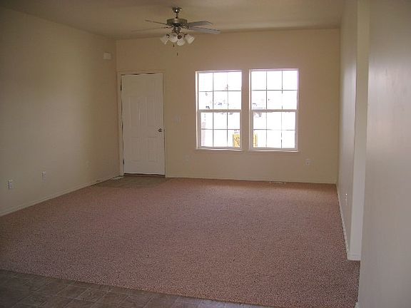 3rd image of 1557 Vista Ln