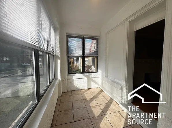2664 E 77th St, Chicago, IL