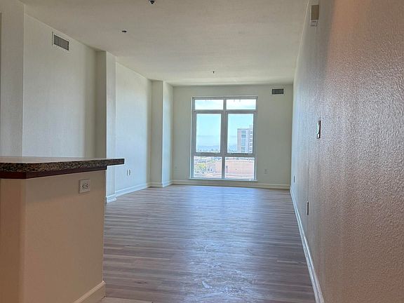 2nd image of 423 7th St Unit 607