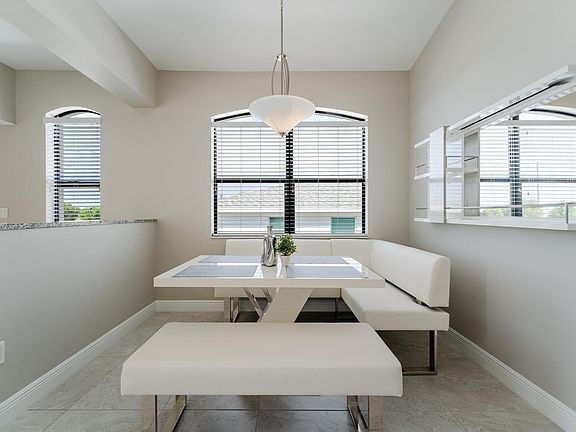 3rd image of 421 SW 47th Ter APT 106