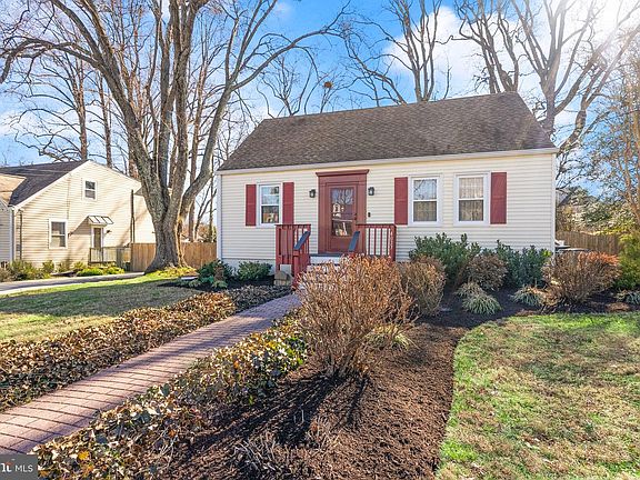 3rd image of 4027 Maple St