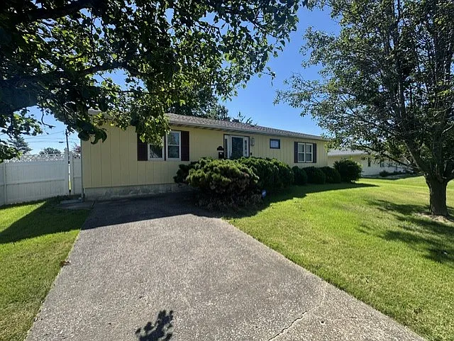 1105 N Logan St — Photo 2