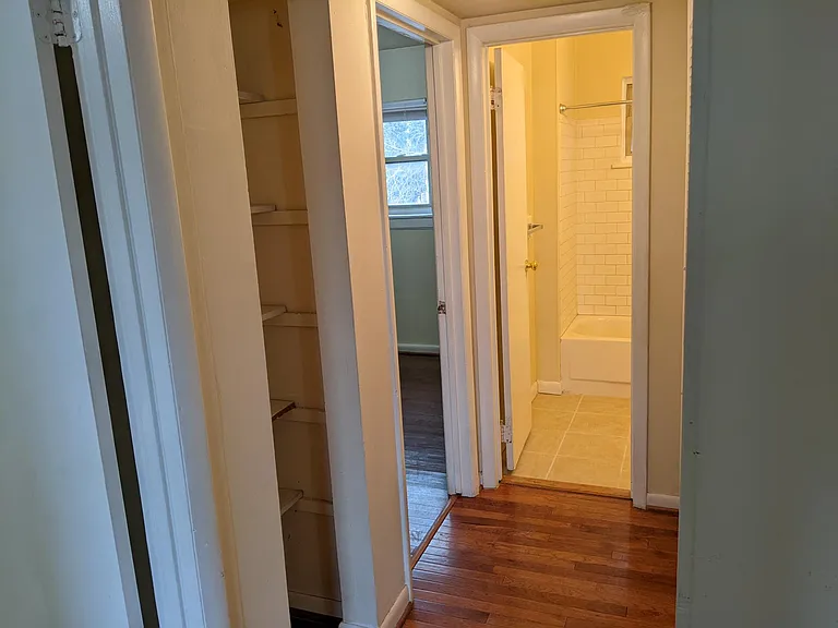 1421 W Clay St #4 — Photo 4