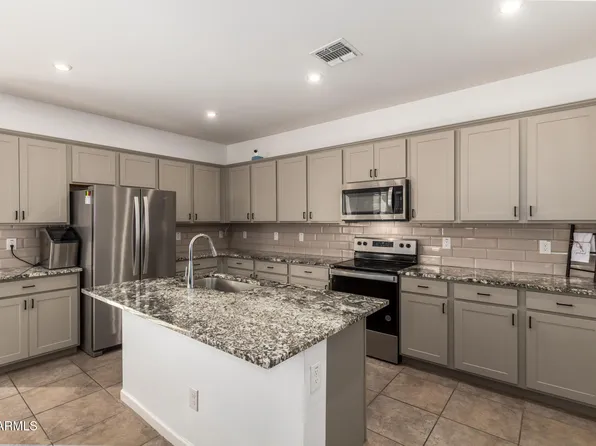 17449 W PATRICK Lane, Surprise, AZ 85387
