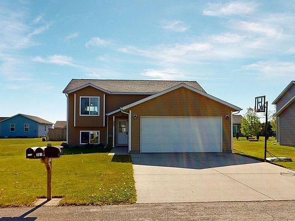 2nd image of 302 Lilac Ave