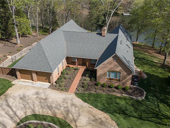 2nd image of 113 Fairwood Ct