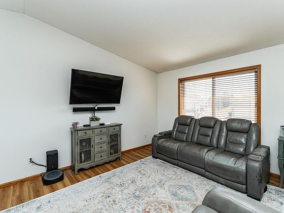4th image of 5391 Castleview Dr NW