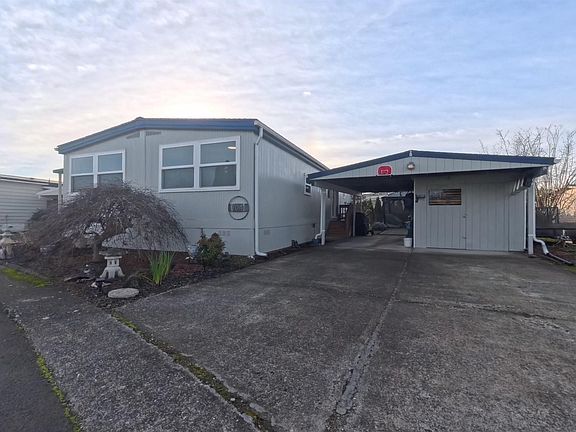 4th image of 2232 42nd Ave SE Unit 704