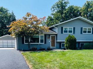 529 Meadow Ln, Lisle, IL 60532