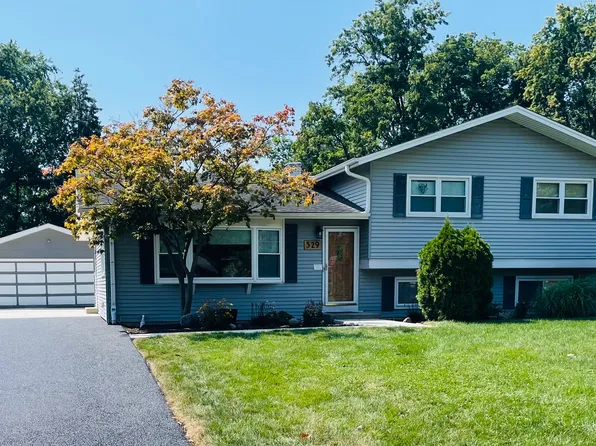 529 Meadow Ln, Lisle, IL 60532