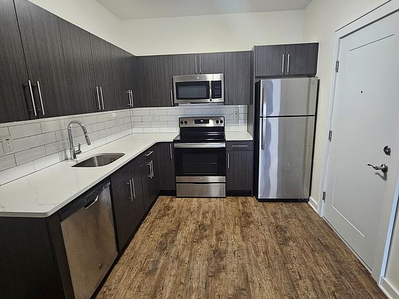 4th image of 2103 Bergenline Ave #202