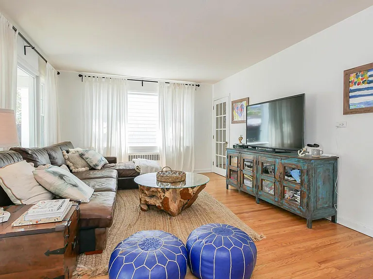 110 N Pembroke Ave — Photo 6