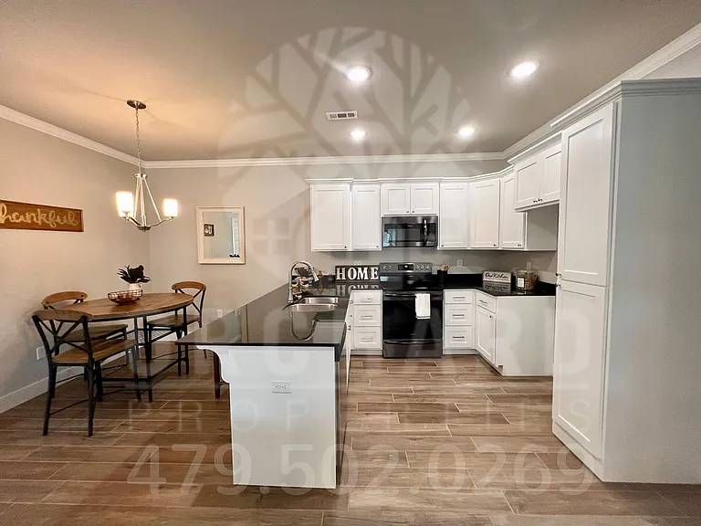 3009 Conway Dr — Photo 4
