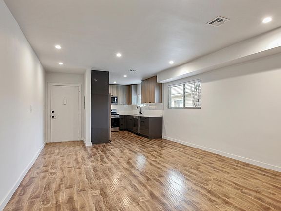3rd image of 1831 Colby Ave APT 3