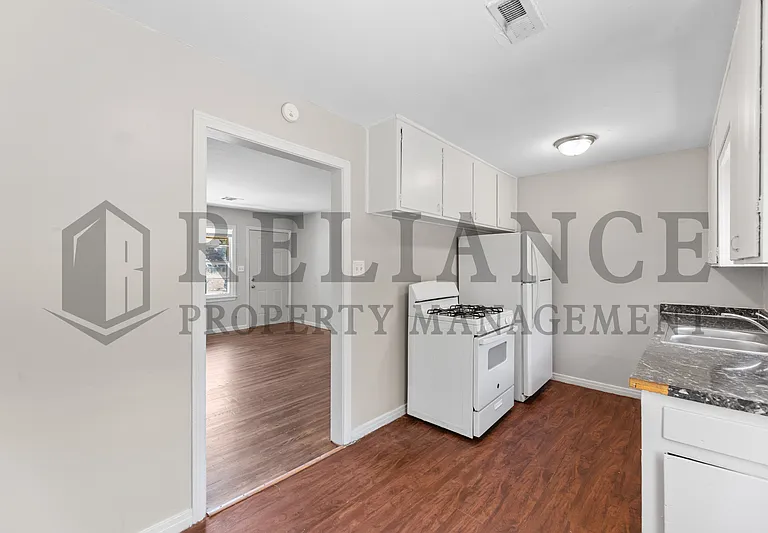 2237 N Erie Ave — Photo 16