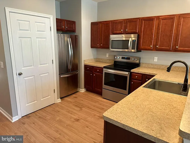 8 W Oakland Ave #1 — Photo 4