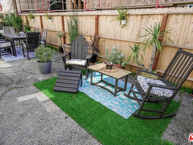 6612 De Longpre Ave #5 — Photo 19