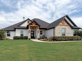 1512 W Trail Ln, Cleburne, TX 76033