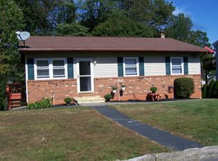 41 Garrison Rd, Lattimer Mines, PA 18234