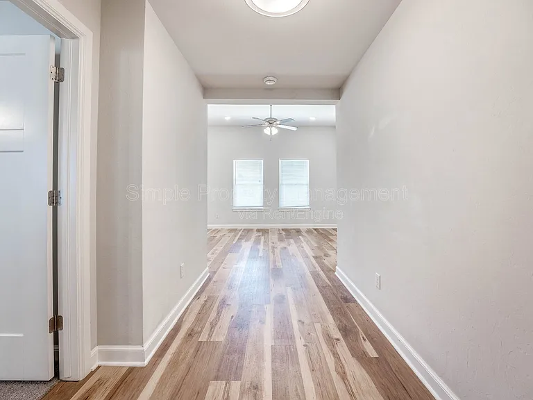 608 Blue Fish Ct — Photo 3