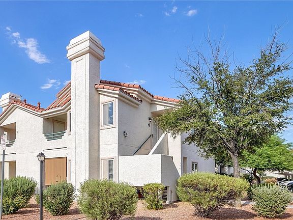3rd image of 556 Yacht Harbor Dr Unit 204