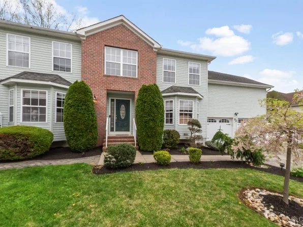 52 Dickerson Ln, Old Bridge, NJ 08857