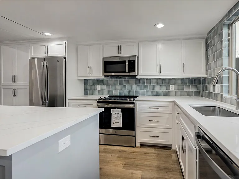 14715 Barryknoll Ln #142 — Photo 12