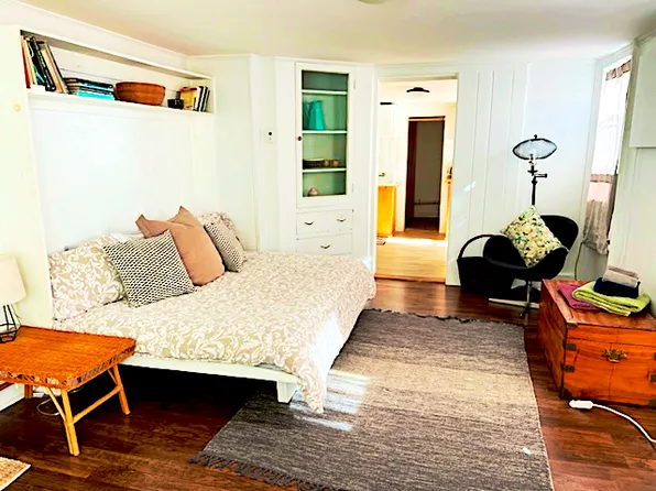 (undisclosed Address), Kingston, NY 12401