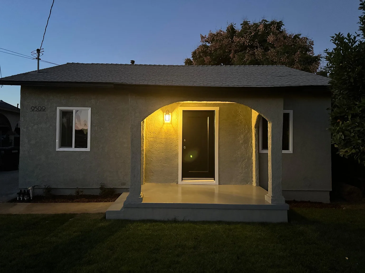 3 bed, 1100 sqft, $3,100 — Photo 3