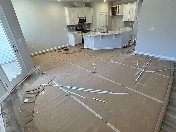 3rd image of 212 Stellate Pl Homesite 11