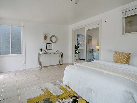 3rd image of 432 Kensington Park Ct