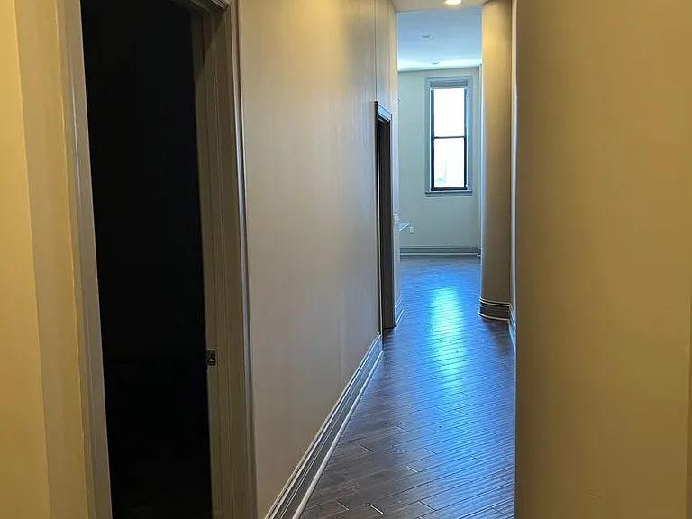 212 Brady St — Photo 11