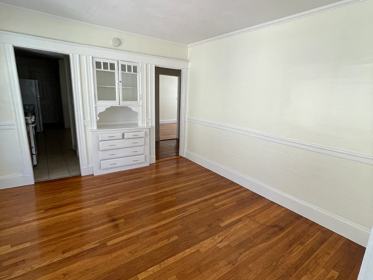 2 bed, 1100 sqft, $2,900 — Photo 4