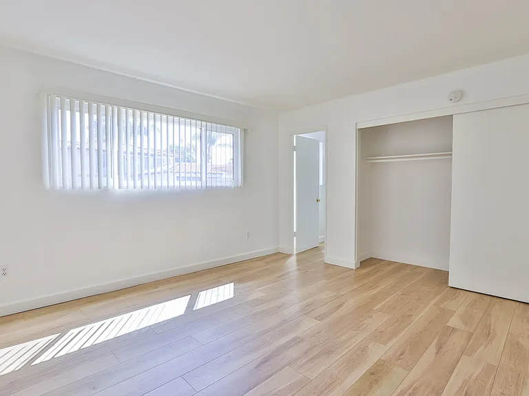 327 W Kelly Ave #B — Photo 20