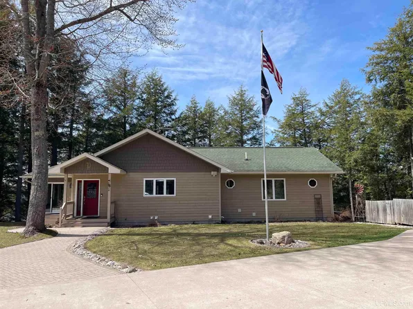 5845 W Straits Lake Rd, Wetmore, MI 49895