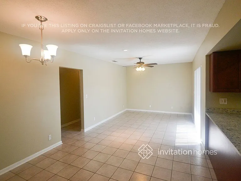 1100 SW 70th Ter — Photo 4