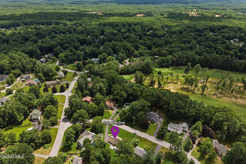 3rd image of 21 Heather Drive