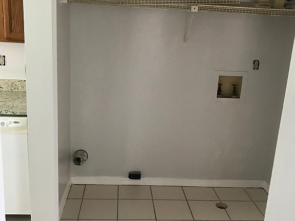 2nd image of 465 Crabapple Ct APT 1B