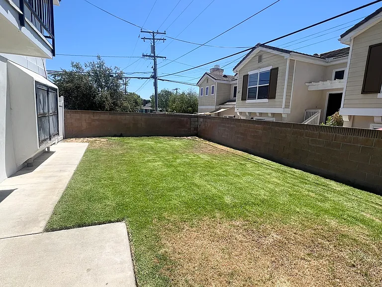 8731 La Salle St #5 — Photo 2