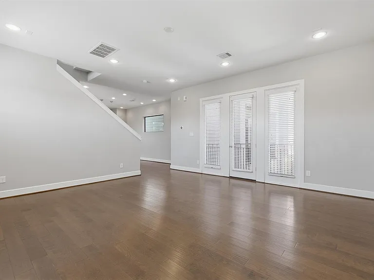 2403 Everett St #A — Photo 9
