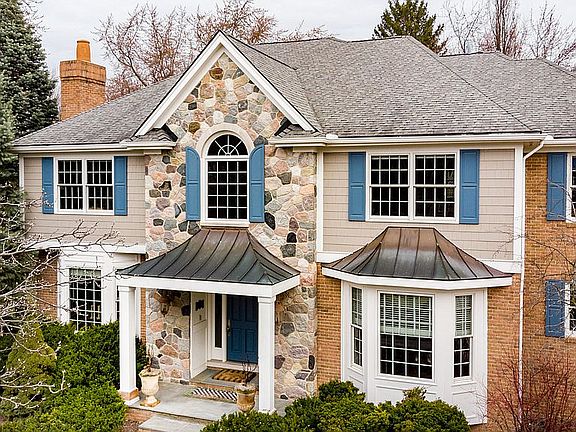 3rd image of 5738 Sussex Ct